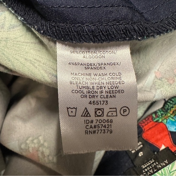 Ann Taylor Factory Garden/Plant-Print Skirt Size 4p - Picture 3 of 9